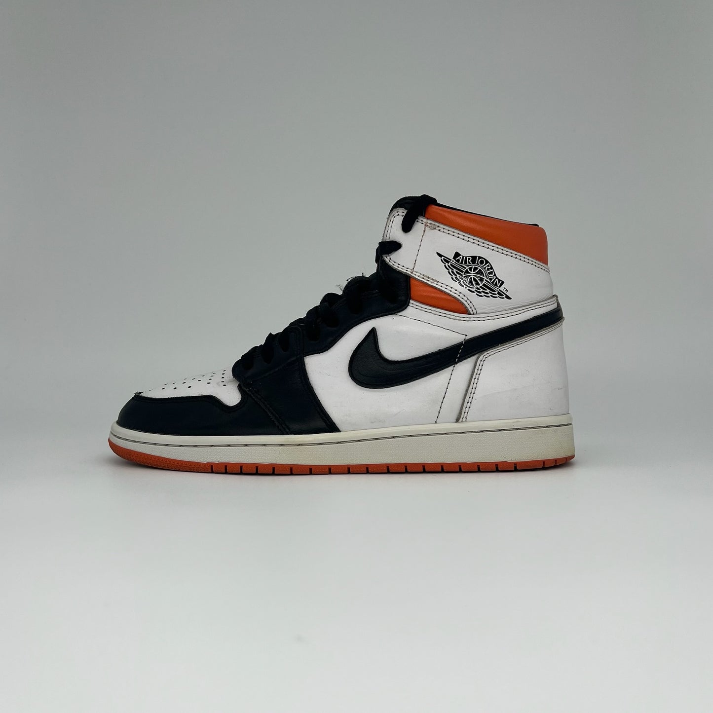 Nike Air Jordan 1